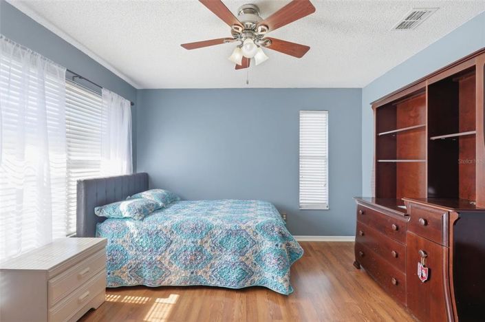 Image No.34-5 Bed House for sale