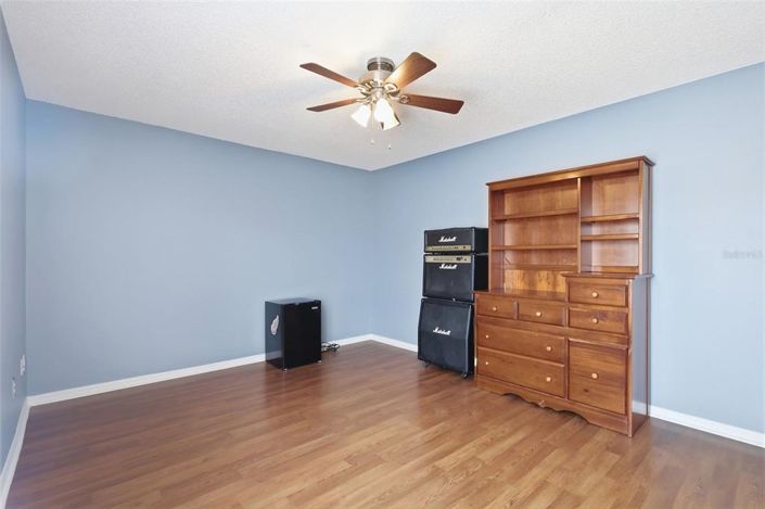 Image No.35-5 Bed House for sale