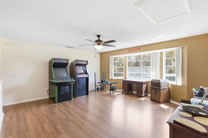 Image No.38-5 Bed House for sale