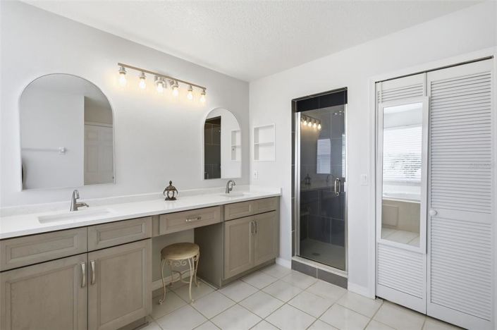 Image No.47-5 Bed House for sale