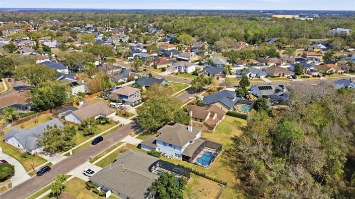 Image No.8-5 Bed House for sale