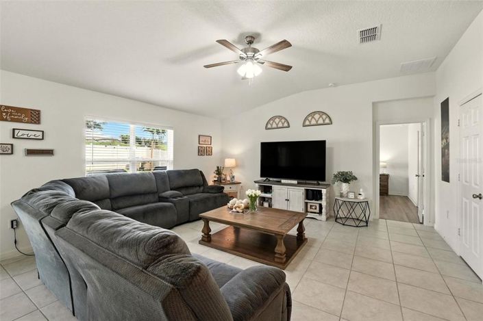 Image No.12-4 Bed House for sale