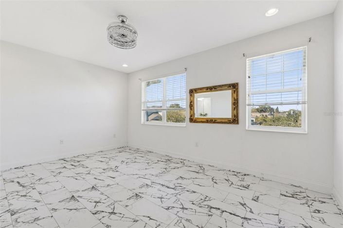 Image No.20-Maison de ville de 3 chambres à vendre à Saint John