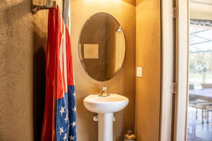 Image No.30-6 Bed House for sale