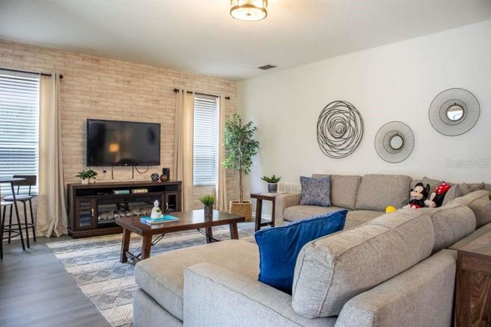 Image No.7-6 Bed House for sale