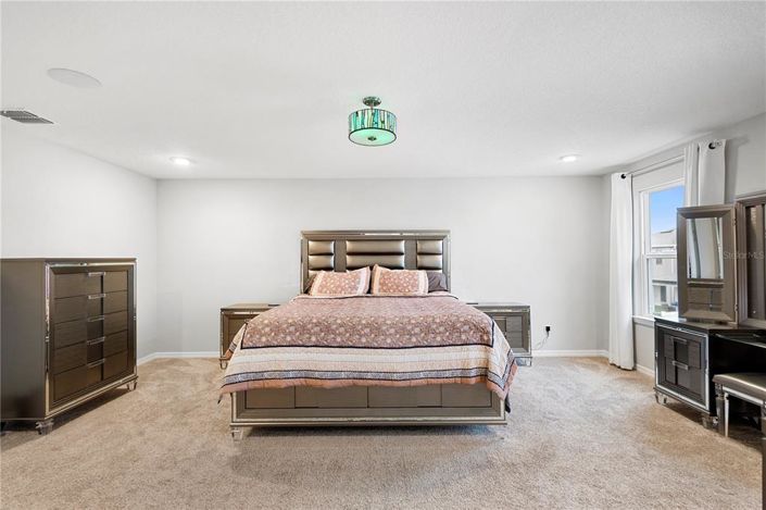 Image No.18-4 Bed House for sale