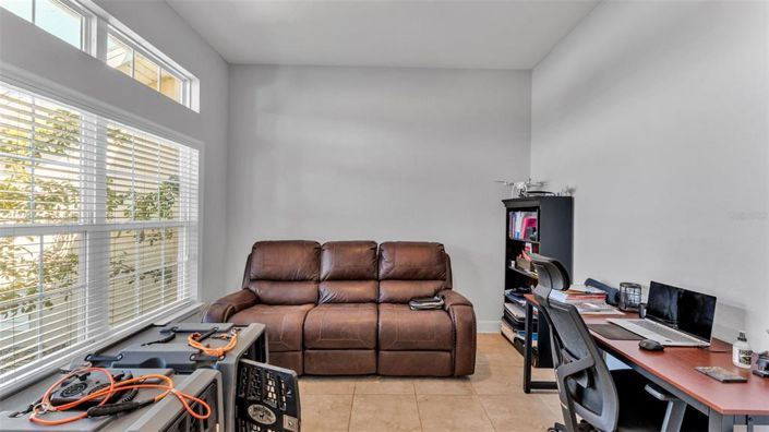 Image No.16-4 Bed House for sale