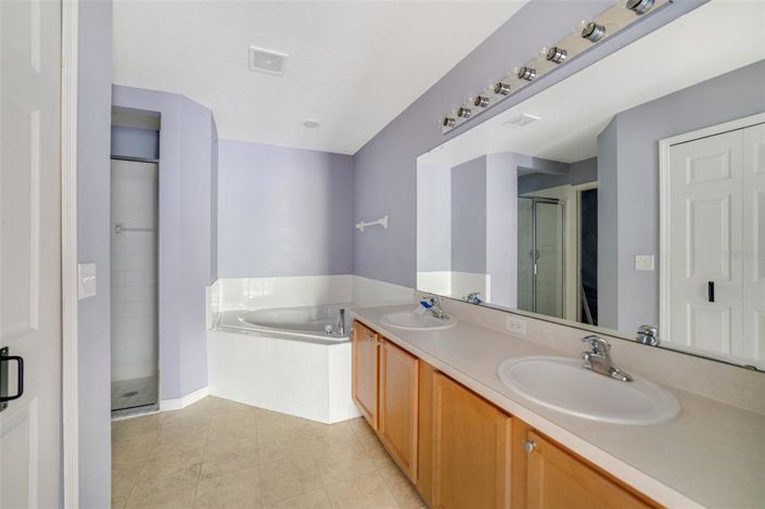 Image No.11-3 Bed House for sale