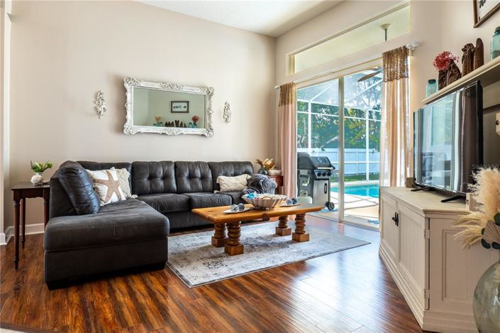 Image No.10-4 Bed House for sale