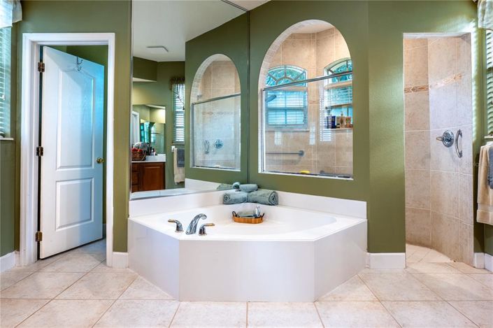 Image No.17-4 Bed House for sale