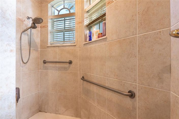 Image No.19-4 Bed House for sale