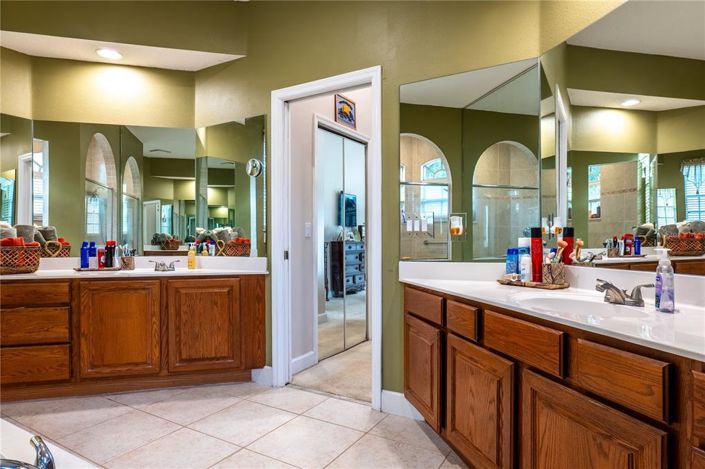 Image No.20-4 Bed House for sale