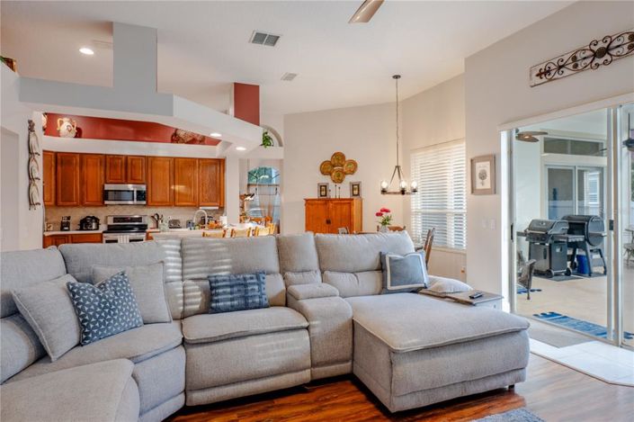 Image No.43-4 Bed House for sale