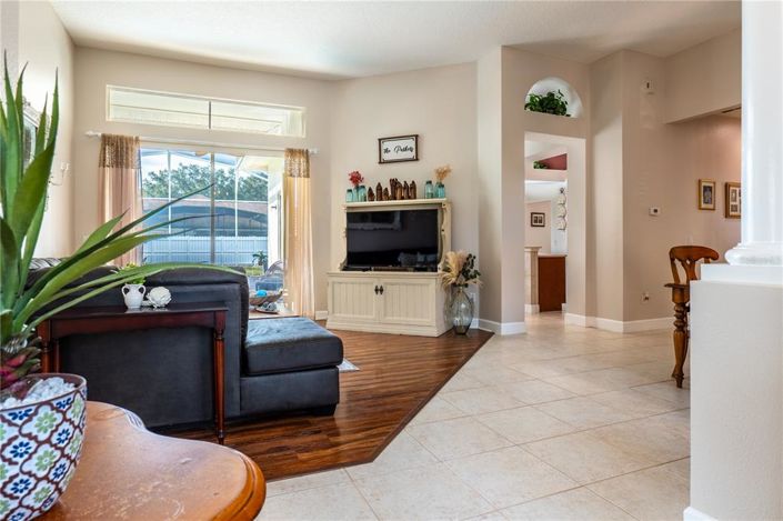 Image No.7-4 Bed House for sale