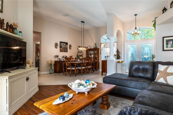 Image No.8-4 Bed House for sale