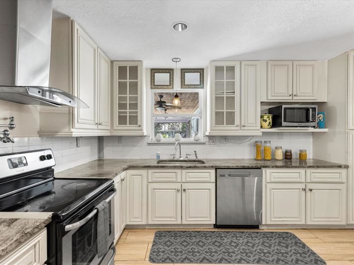 Image No.7-Maison de 4 chambres à vendre à Saint John