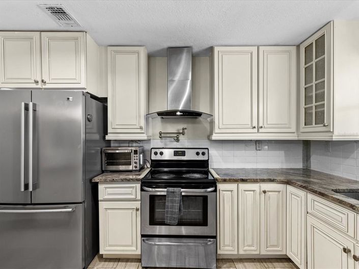 Image No.8-Maison de 4 chambres à vendre à Saint John