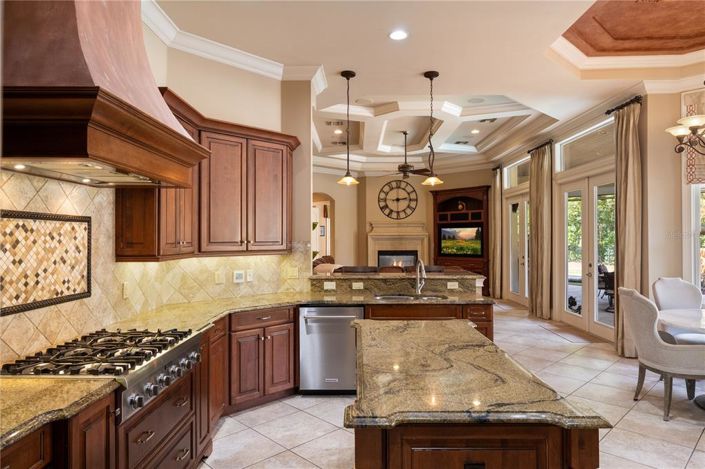 Image No.10-5 Bed House for sale