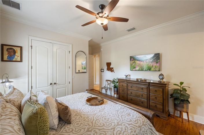 Image No.20-5 Bed House for sale