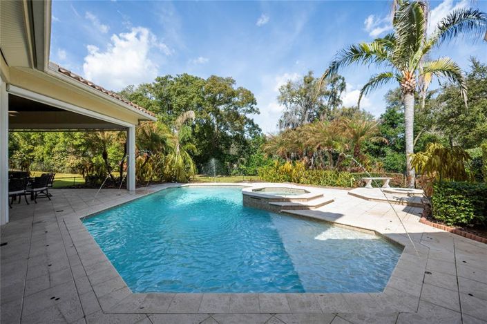 Image No.36-5 Bed House for sale