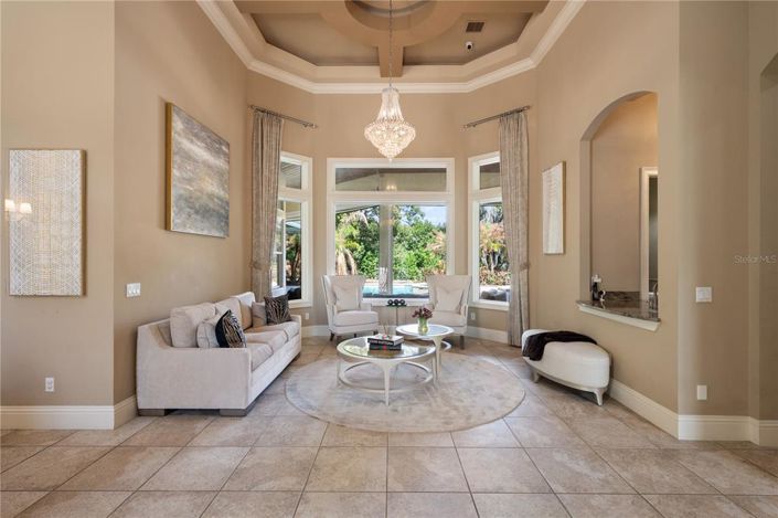 Image No.5-5 Bed House for sale