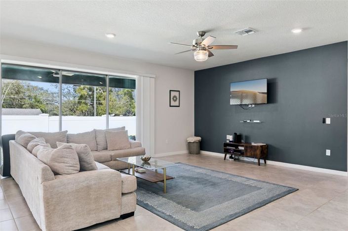 Image No.13-4 Bed House for sale