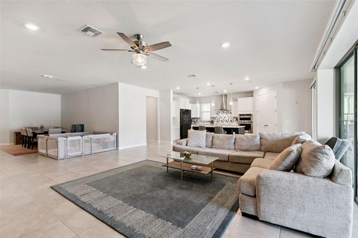 Image No.17-4 Bed House for sale