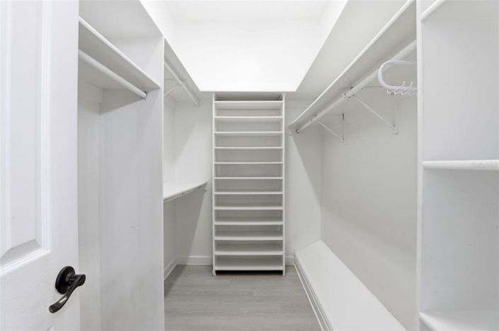 Image No.23-4 Bed House for sale