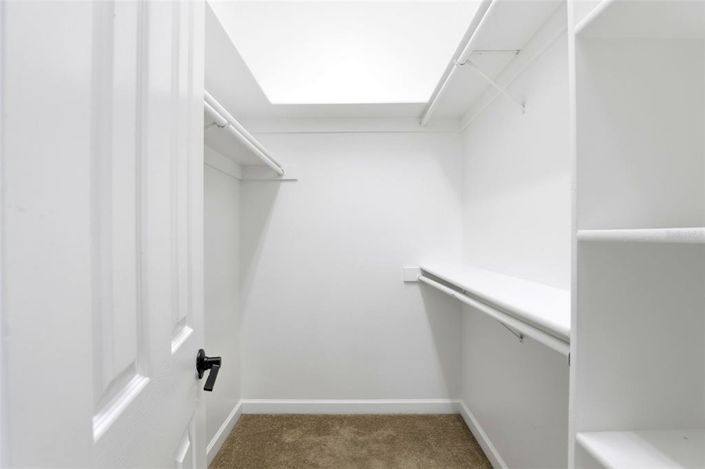 Image No.24-4 Bed House for sale