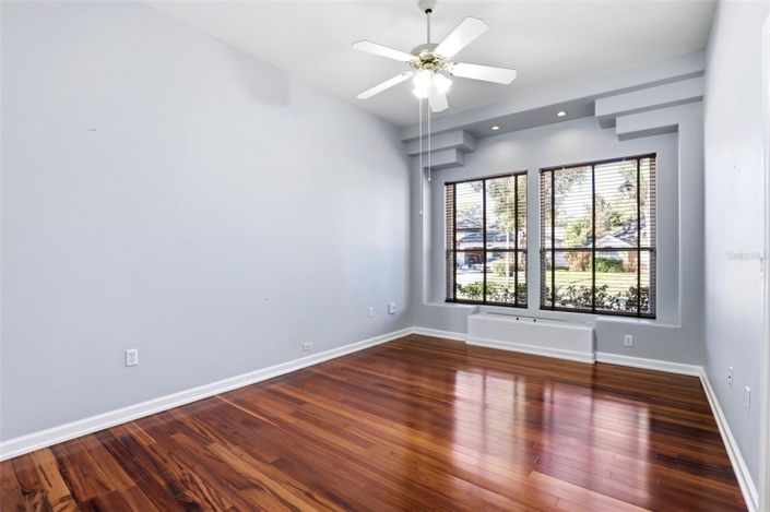 Image No.25-4 Bed House for sale