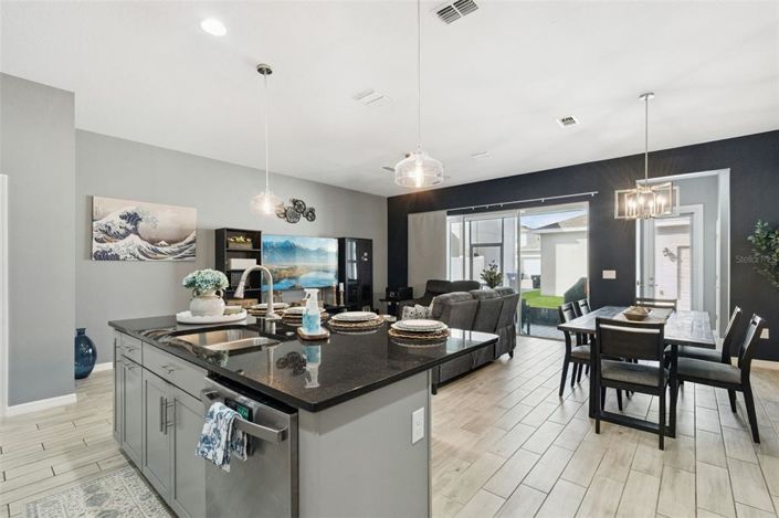 Image No.15-4 Bed House for sale