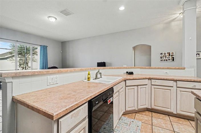 Image No.10-3 Bed House for sale