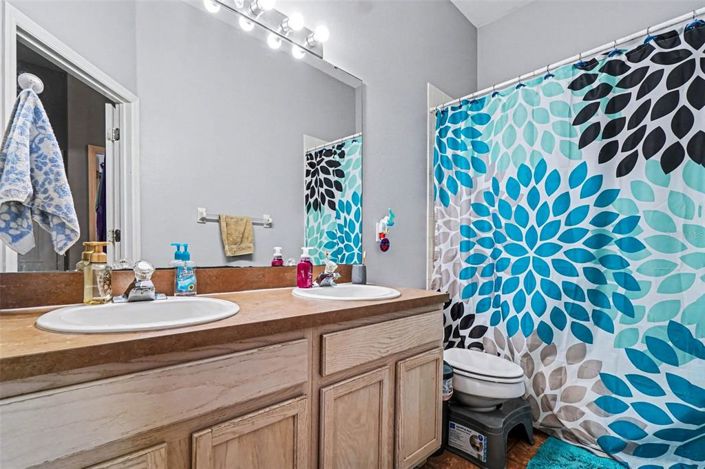 Image No.17-3 Bed House for sale