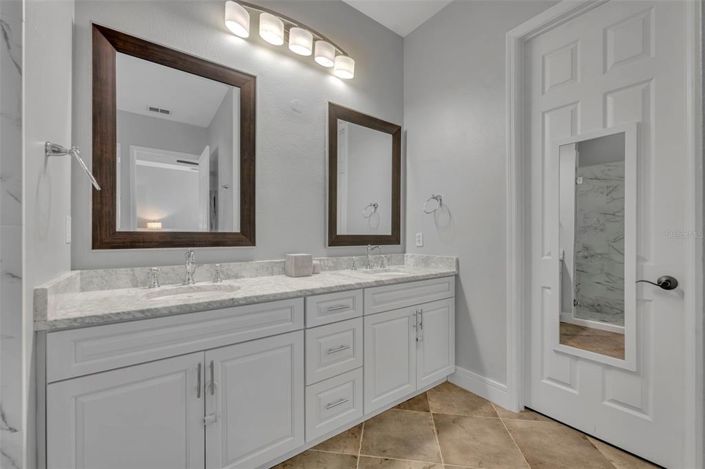 Image No.20-4 Bed House for sale