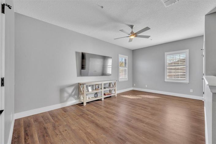 Image No.21-4 Bed House for sale