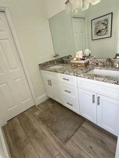 Image No.12-5 Bed House for sale