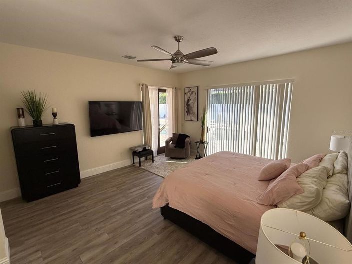 Image No.15-5 Bed House for sale