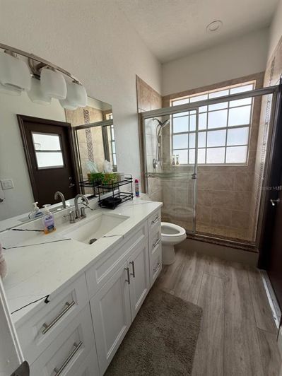 Image No.8-5 Bed House for sale