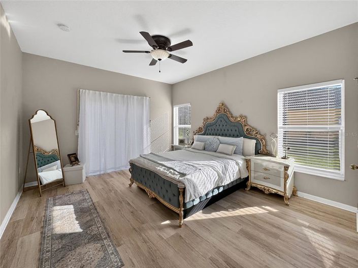 Image No.18-4 Bed House for sale