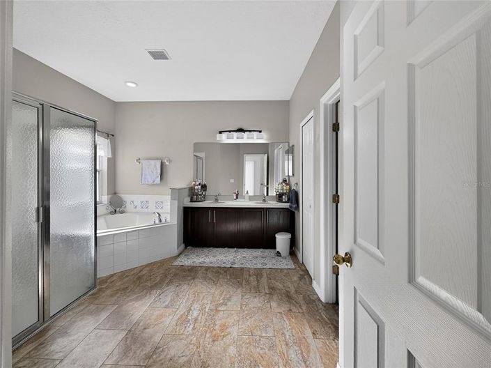 Image No.21-4 Bed House for sale