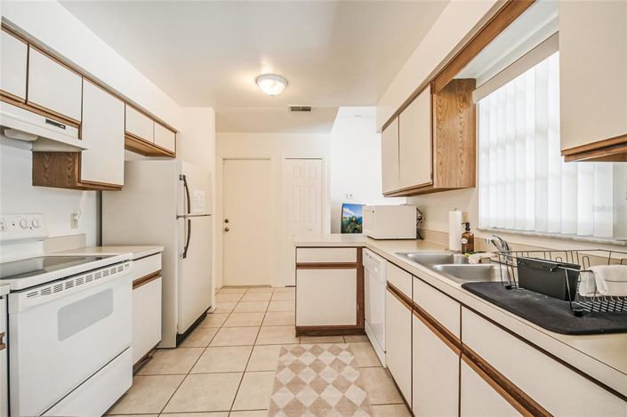 Image No.8-3 Bed House for sale