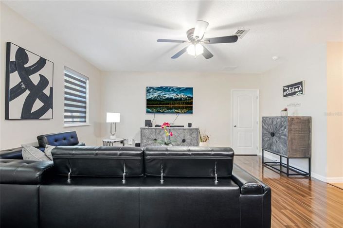 Image No.28-3 Bed House for sale