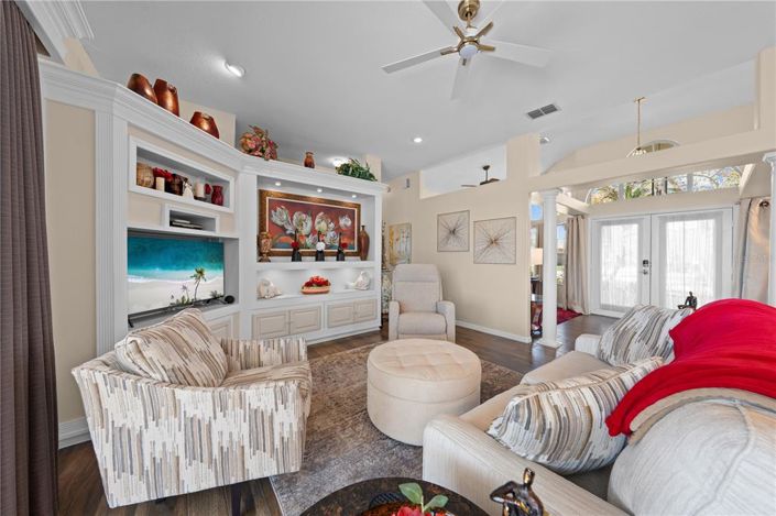 Image No.11-3 Bed House for sale