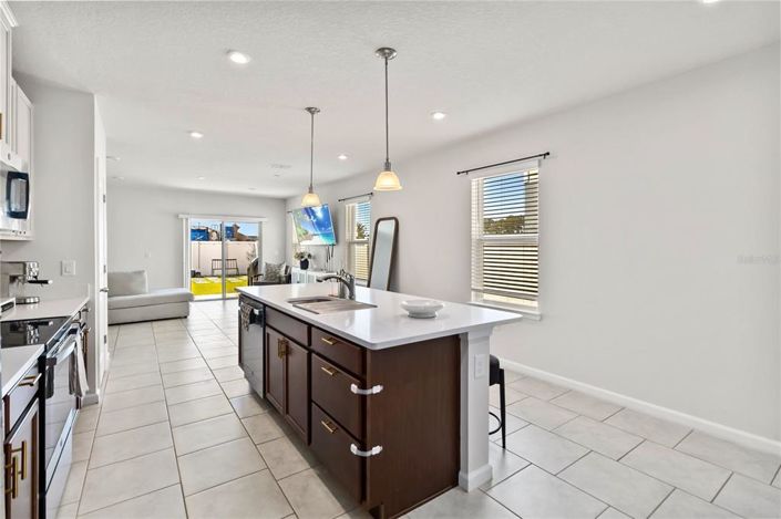 Image No.11-3 Bed House for sale