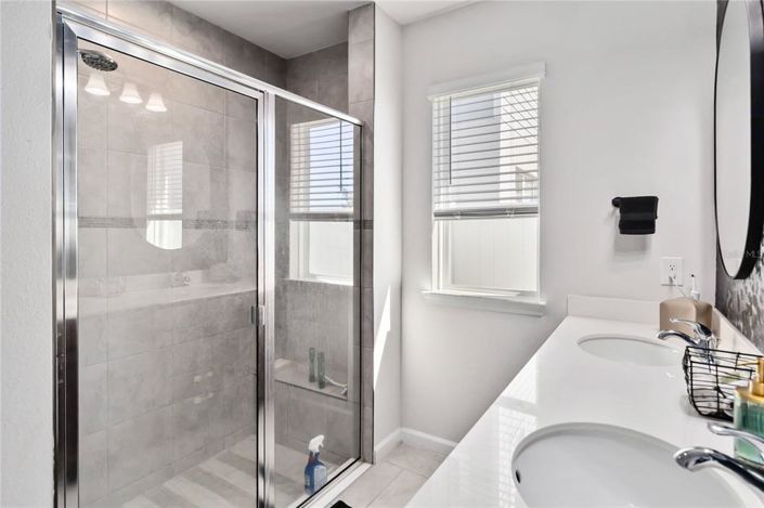 Image No.15-3 Bed House for sale