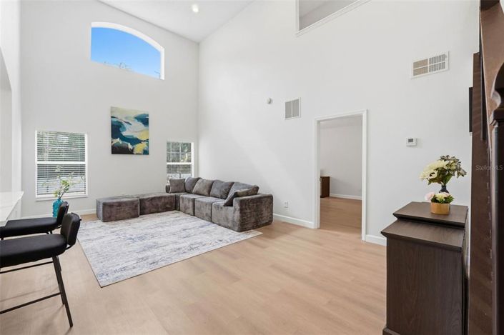 Image No.11-5 Bed House for sale