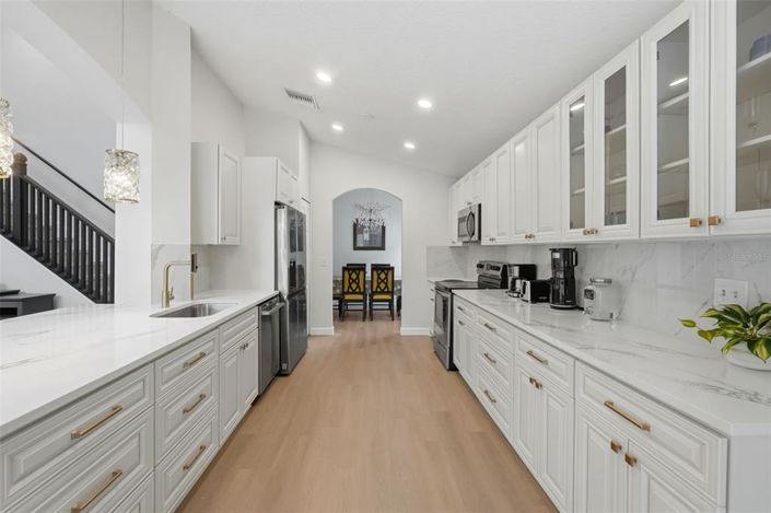 Image No.16-5 Bed House for sale