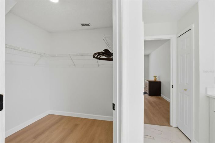 Image No.23-5 Bed House for sale