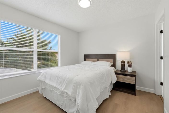 Image No.28-5 Bed House for sale