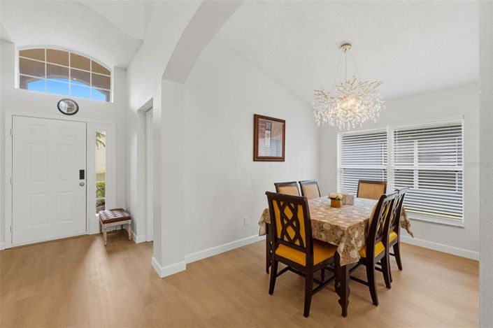 Image No.6-5 Bed House for sale